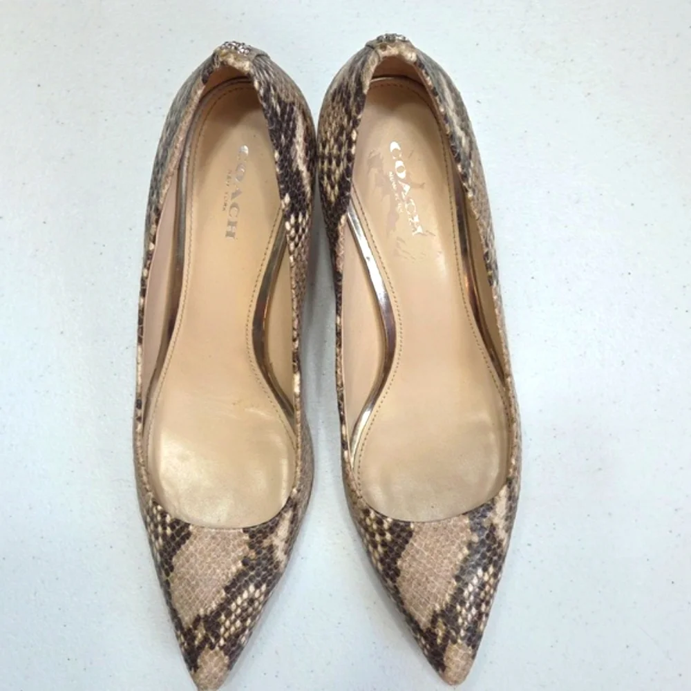 COACH Python Snakeskin Embossed Leather Pointed Toe Pumps Heels Sz 8
